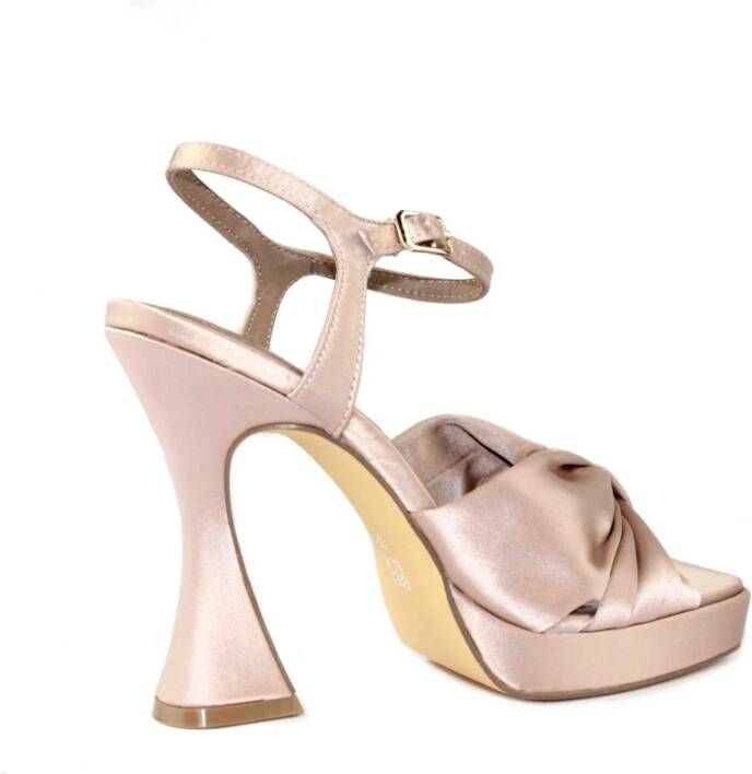 Bibi Lou Beige Satijnen Plateau Sandalen Beige Dames