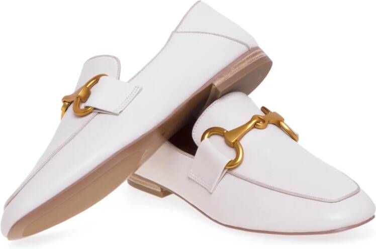 Bibi Lou Leren mocassin met klem en gestructureerde hak