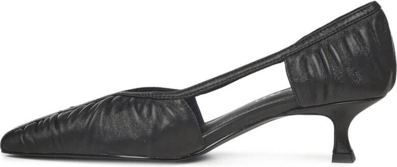 Bibi Lou Zwarte Leren Hakken Pumps V-Hals Stijl