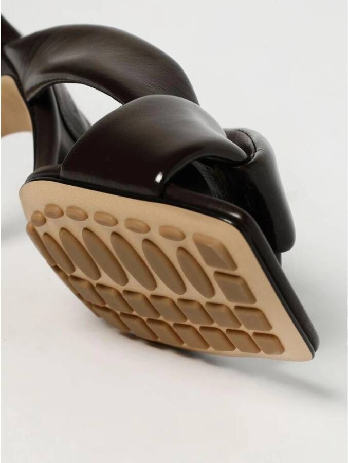 Bottega Veneta Bruin lederen kruisband hak sandalen