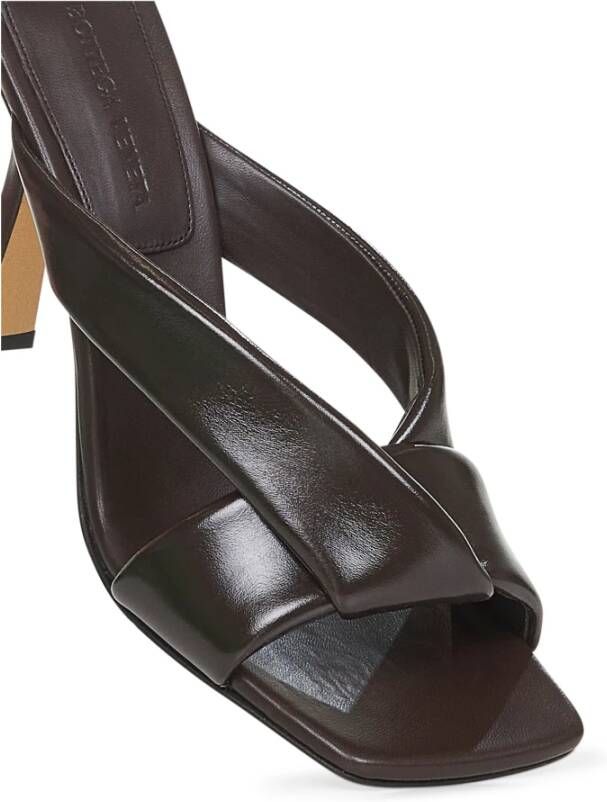 Bottega Veneta Bruine leren sandalen met vierkante neus