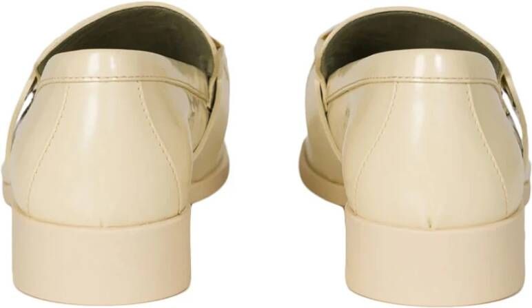 Bottega Veneta Leren Loafers met Goudkleurige Hardware White Dames