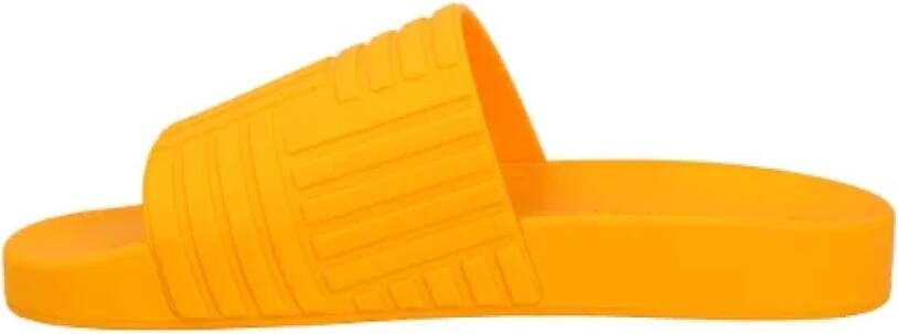 Bottega Veneta Oranje Rubberen Slippers met Ergonomische Binnenzool Oranje Dames