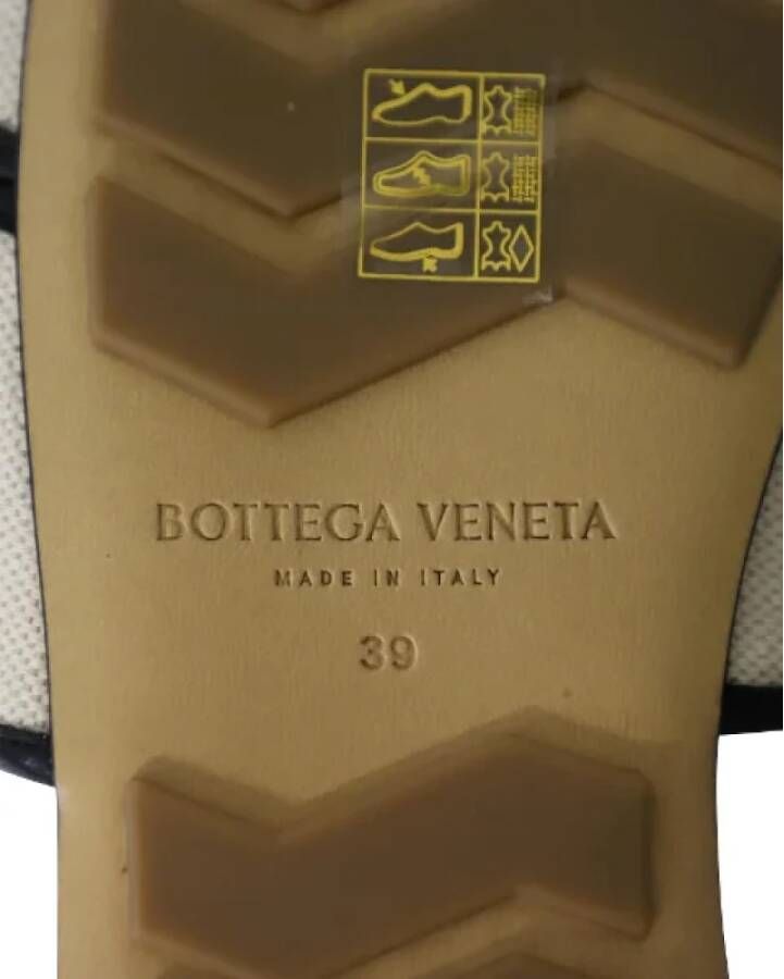 Bottega Veneta Vintage Pre-owned Canvas sandals White Dames