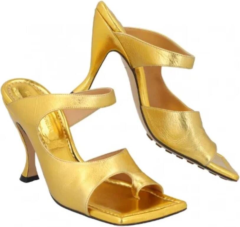 Bottega Veneta Vintage Pre-owned Fabric sandals Yellow Dames