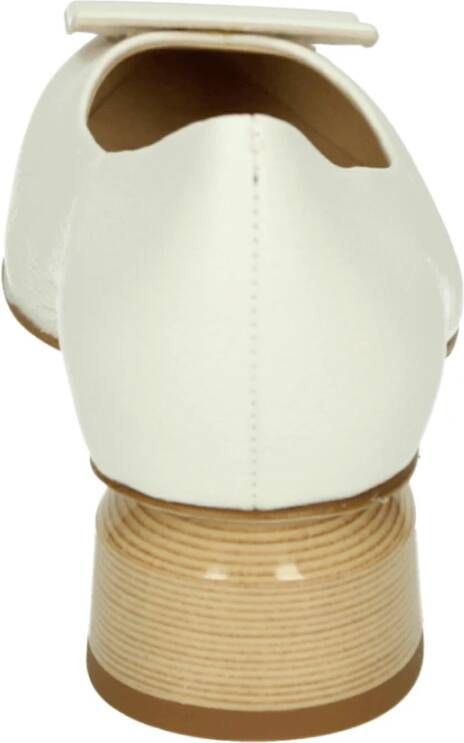 Brunate Witte leren pumps met G-breedte
