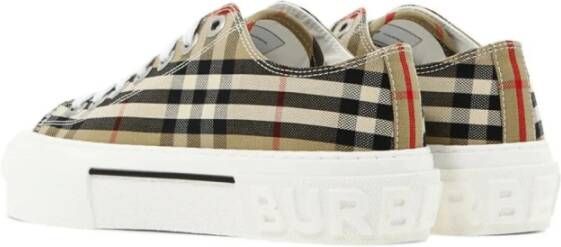 Burberry Stijlvolle Schoenen voor elke gelegenheid