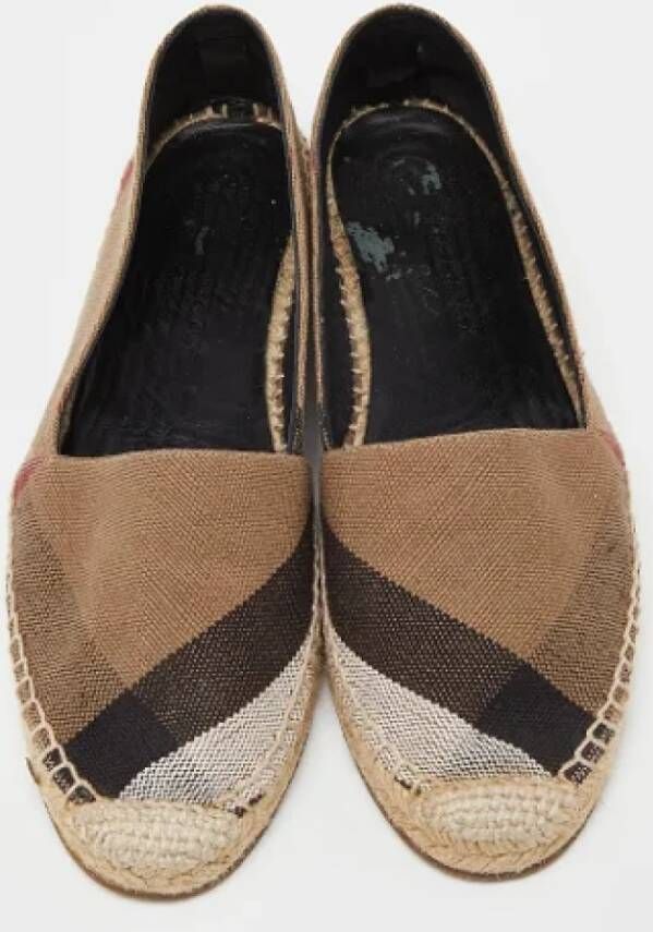Burberry Vintage Pre-owned Canvas flats Brown Dames