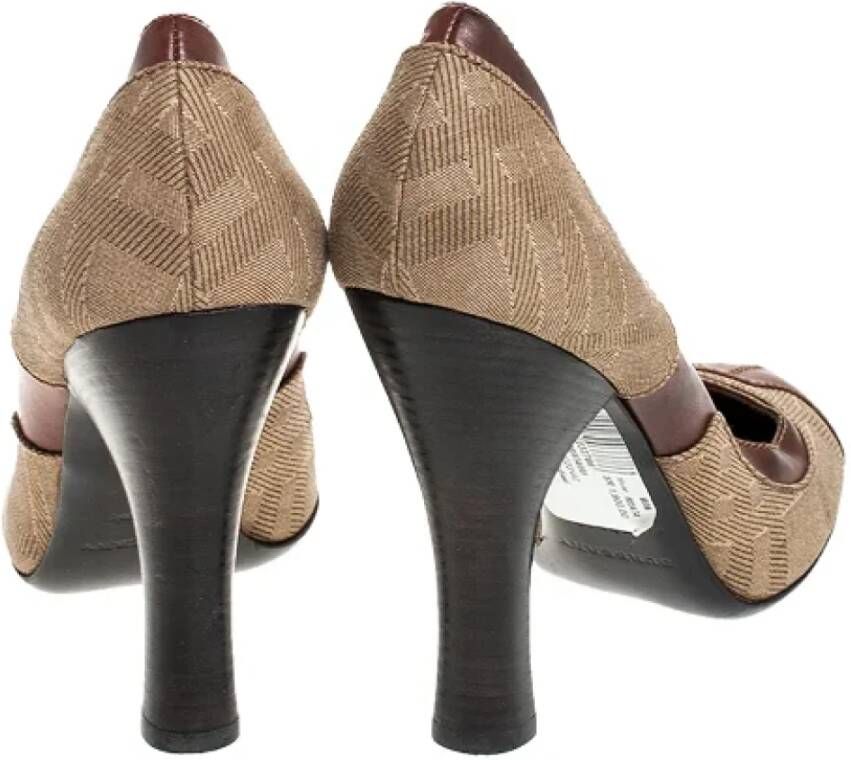 Burberry Vintage Pre-owned Canvas heels Brown Dames