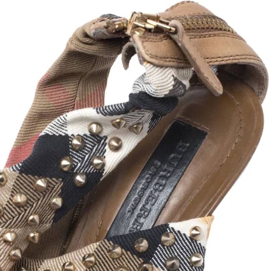 Burberry Vintage Pre-owned Canvas sandals Beige Dames