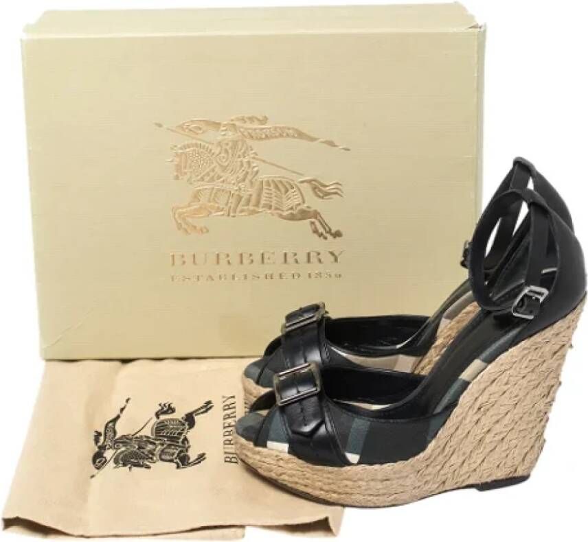 Burberry Vintage Pre-owned Canvas sandals Black Dames