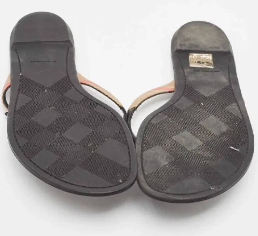 Burberry Vintage Pre-owned Canvas sandals Black Dames