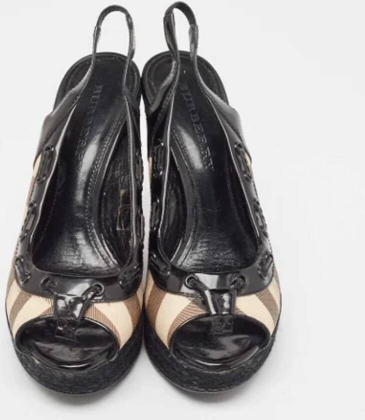 Burberry Vintage Pre-owned Canvas sandals Brown Dames