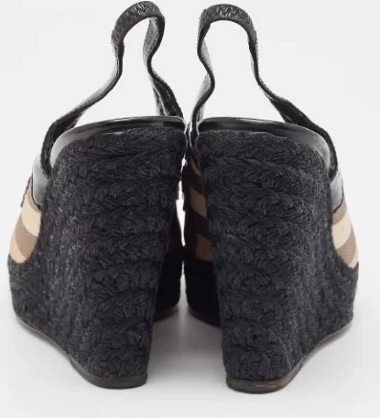 Burberry Vintage Pre-owned Canvas sandals Brown Dames