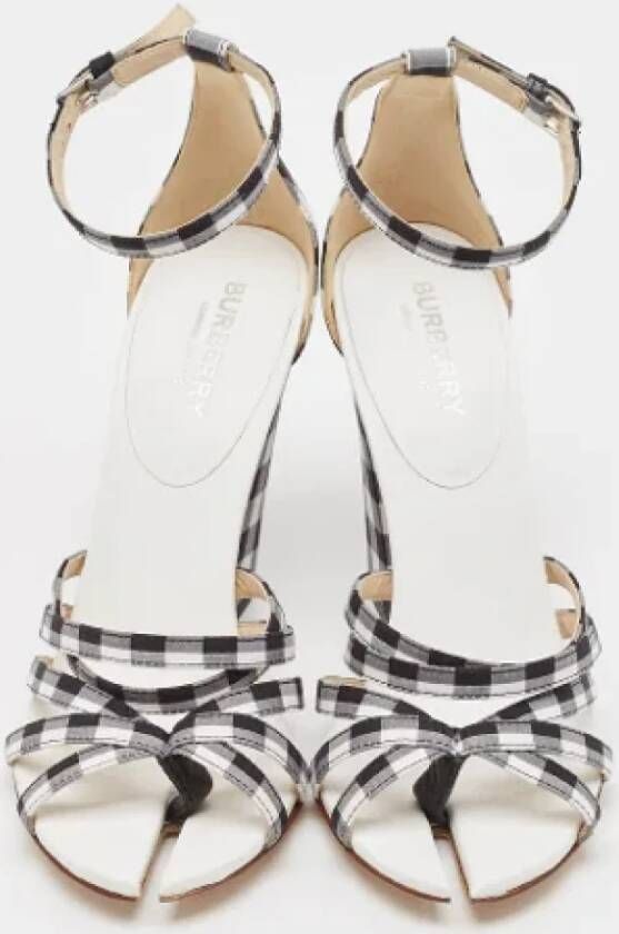 Burberry Vintage Pre-owned Canvas sandals White Dames