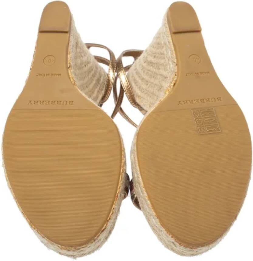 Burberry Vintage Pre-owned Canvas sandals Yellow Dames