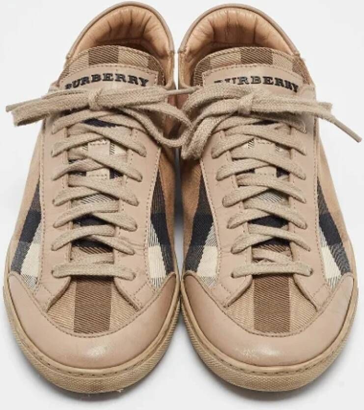 Burberry Vintage Pre-owned Canvas sneakers Beige Dames