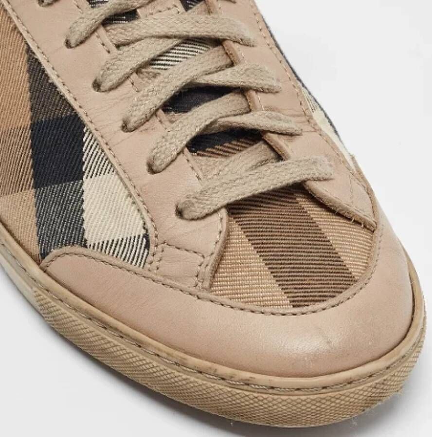 Burberry Vintage Pre-owned Canvas sneakers Beige Dames