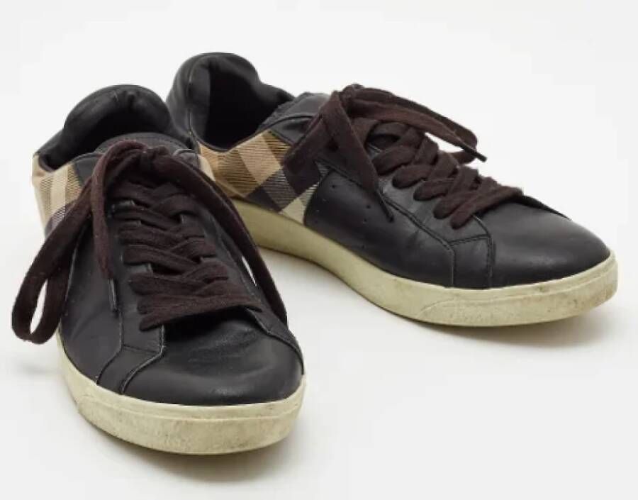 Burberry Vintage Pre-owned Canvas sneakers Black Dames