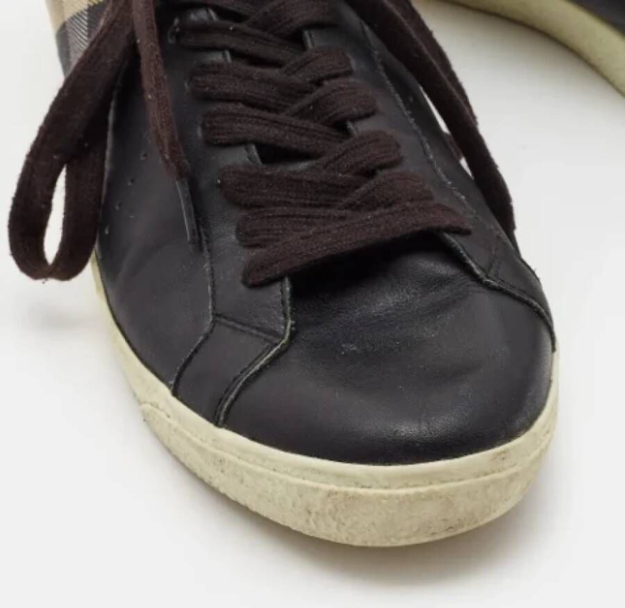Burberry Vintage Pre-owned Canvas sneakers Black Dames
