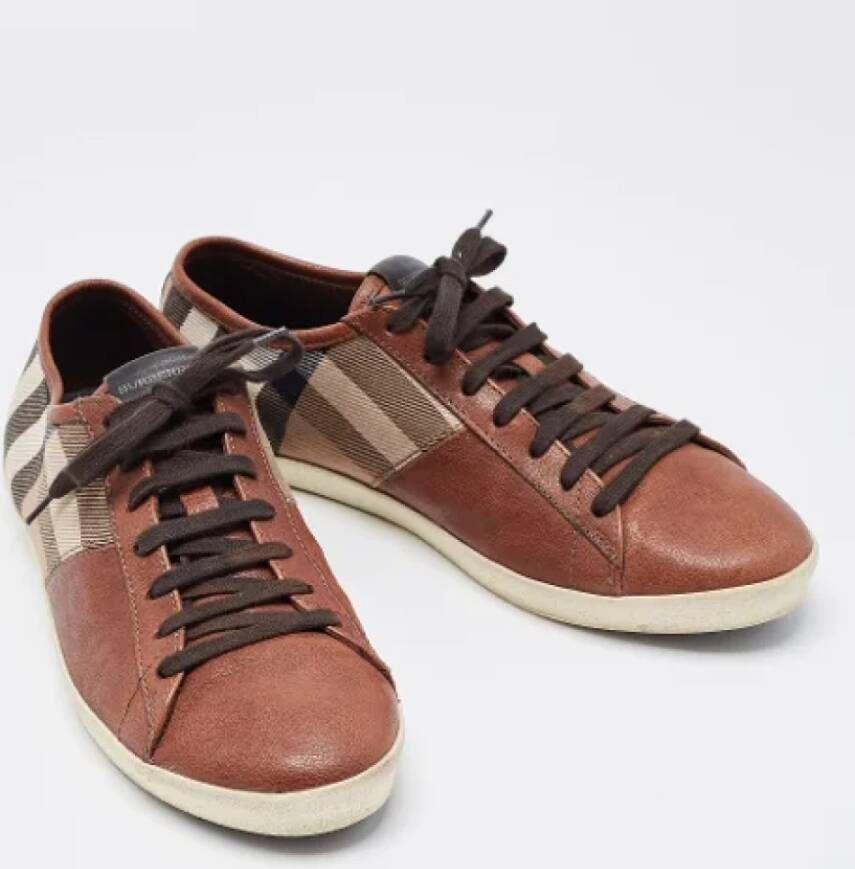 Burberry Vintage Pre-owned Canvas sneakers Brown Dames
