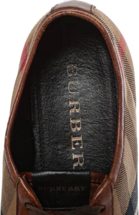 Burberry Vintage Pre-owned Canvas sneakers Brown Dames