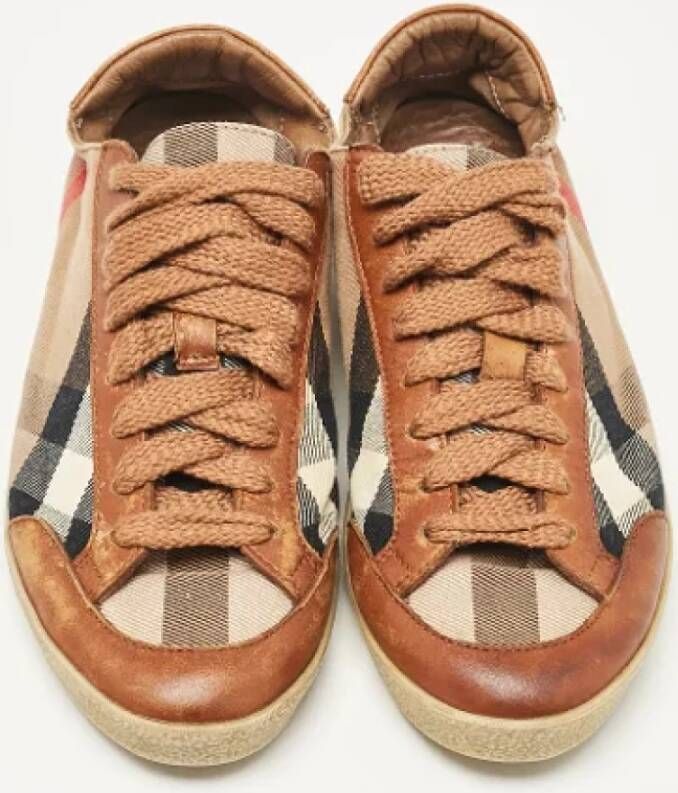 Burberry Vintage Pre-owned Canvas sneakers Brown Dames
