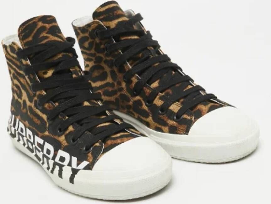 Burberry Vintage Pre-owned Canvas sneakers Brown Heren