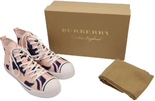 Burberry Vintage Pre-owned Canvas sneakers Pink Heren