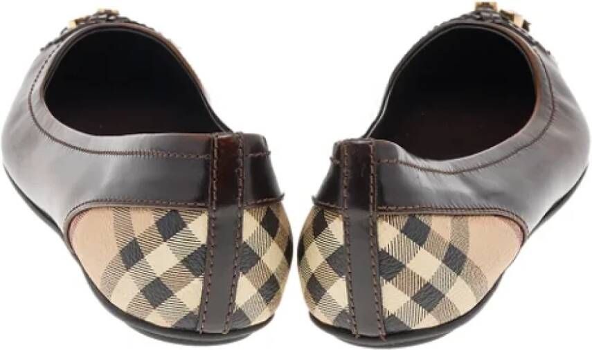 Burberry Vintage Pre-owned Coated canvas flats Brown Dames