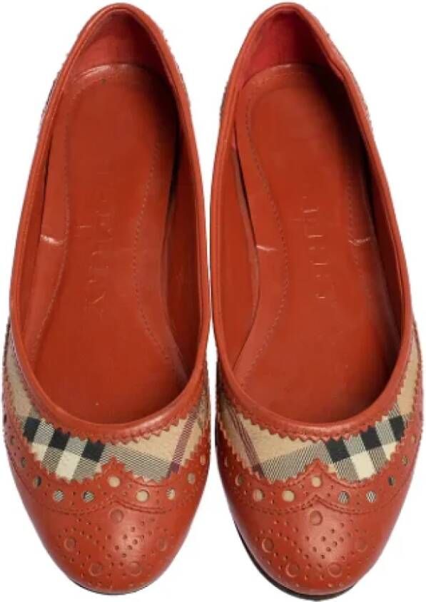 Burberry Vintage Pre-owned Coated canvas flats Orange Dames