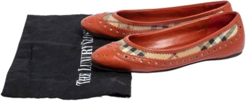 Burberry Vintage Pre-owned Coated canvas flats Orange Dames