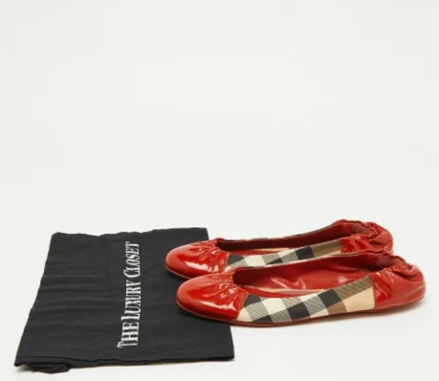 Burberry Vintage Pre-owned Coated canvas flats Orange Dames