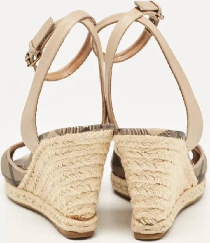 Burberry Vintage Pre-owned Coated canvas sandals Beige Dames
