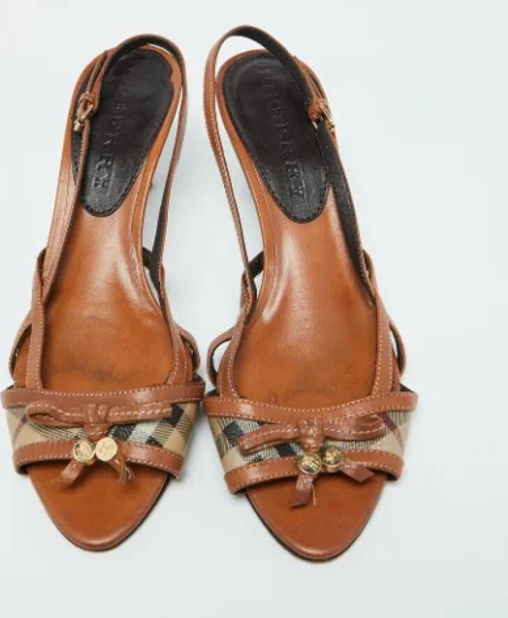 Burberry Vintage Pre-owned Coated canvas sandals Brown Dames