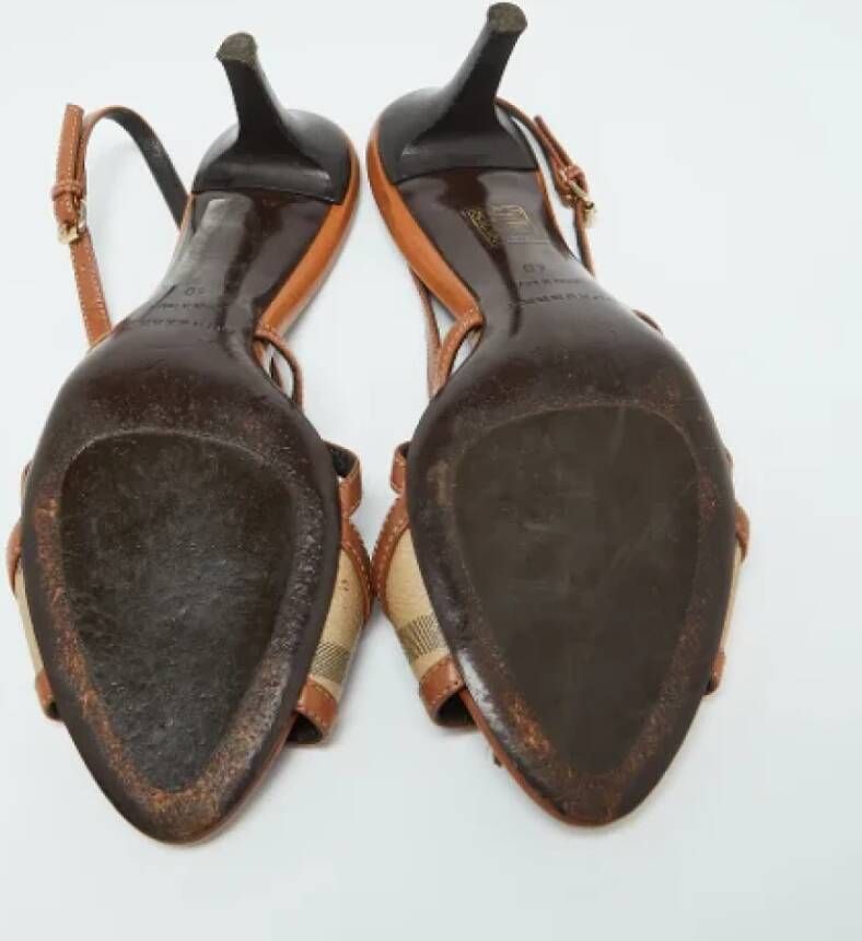 Burberry Vintage Pre-owned Coated canvas sandals Brown Dames