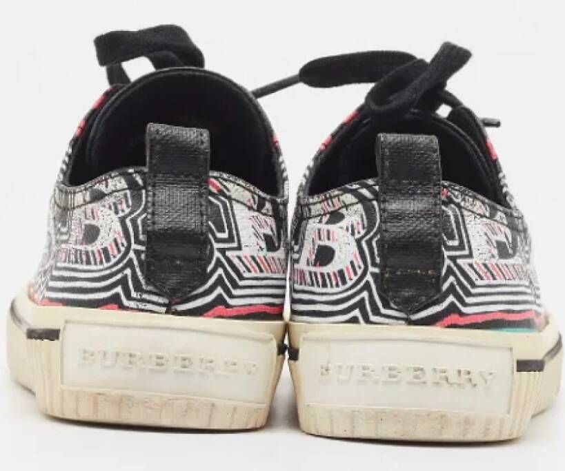 Burberry Vintage Pre-owned Coated canvas sneakers Multicolor Dames
