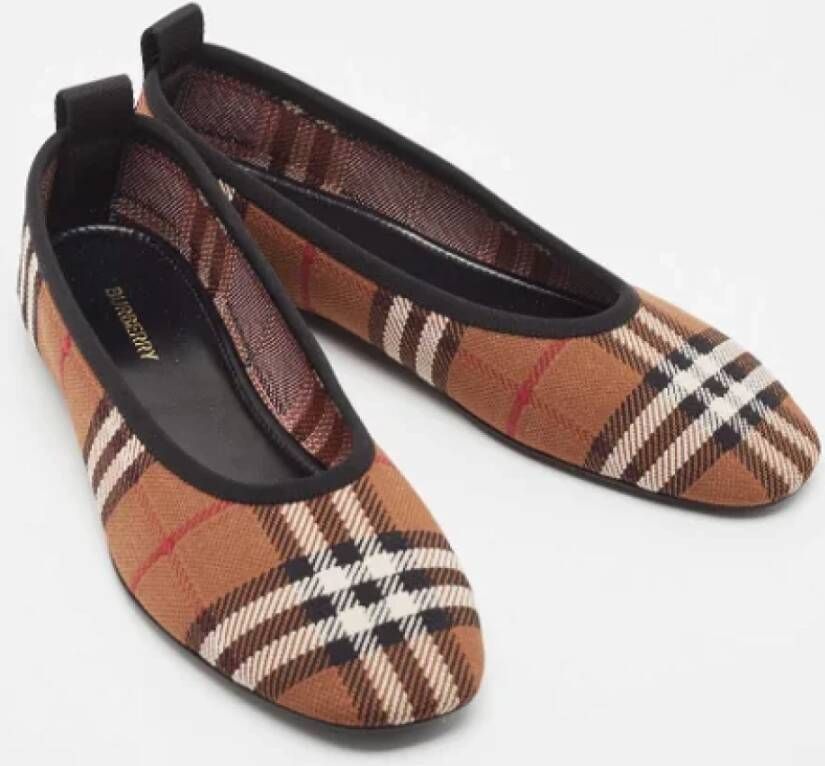 Burberry Vintage Pre-owned Fabric flats Brown Dames
