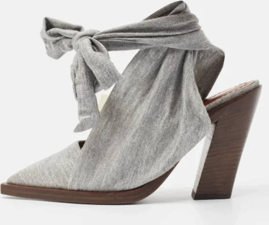 Burberry Vintage Pre-owned Fabric sandals Gray Dames