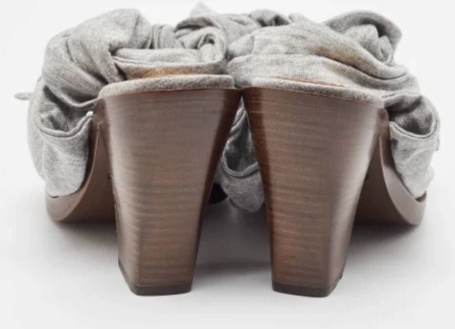 Burberry Vintage Pre-owned Fabric sandals Gray Dames