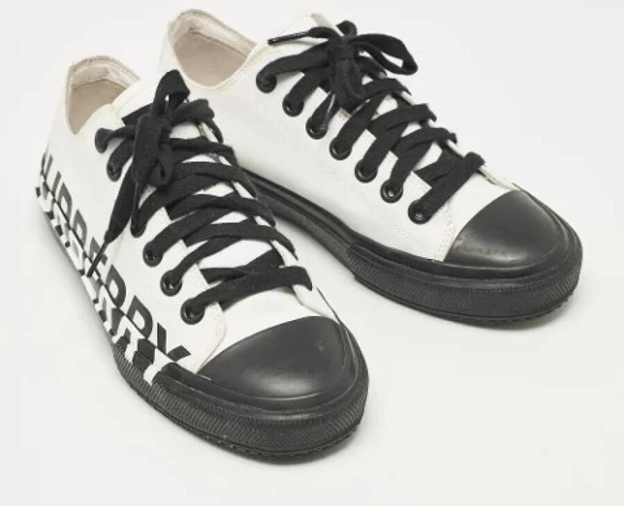 Burberry Vintage Pre-owned Fabric sneakers White Dames