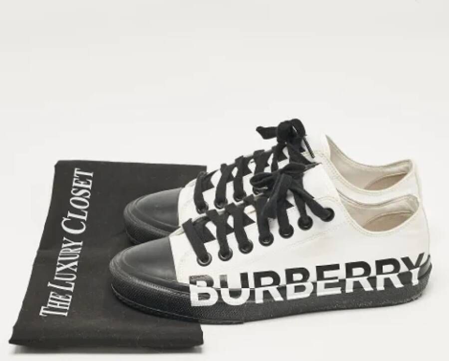 Burberry Vintage Pre-owned Fabric sneakers White Dames