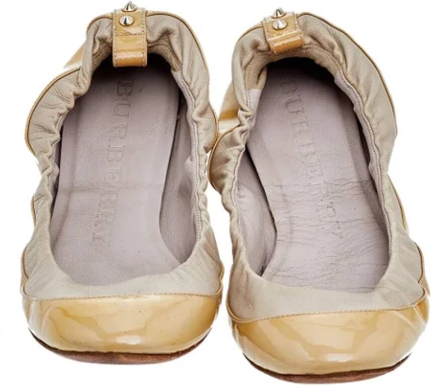 Burberry Vintage Pre-owned Leather flats Beige Dames