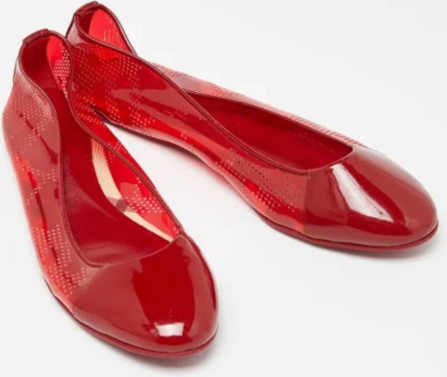 Burberry Vintage Pre-owned Leather flats Red Dames