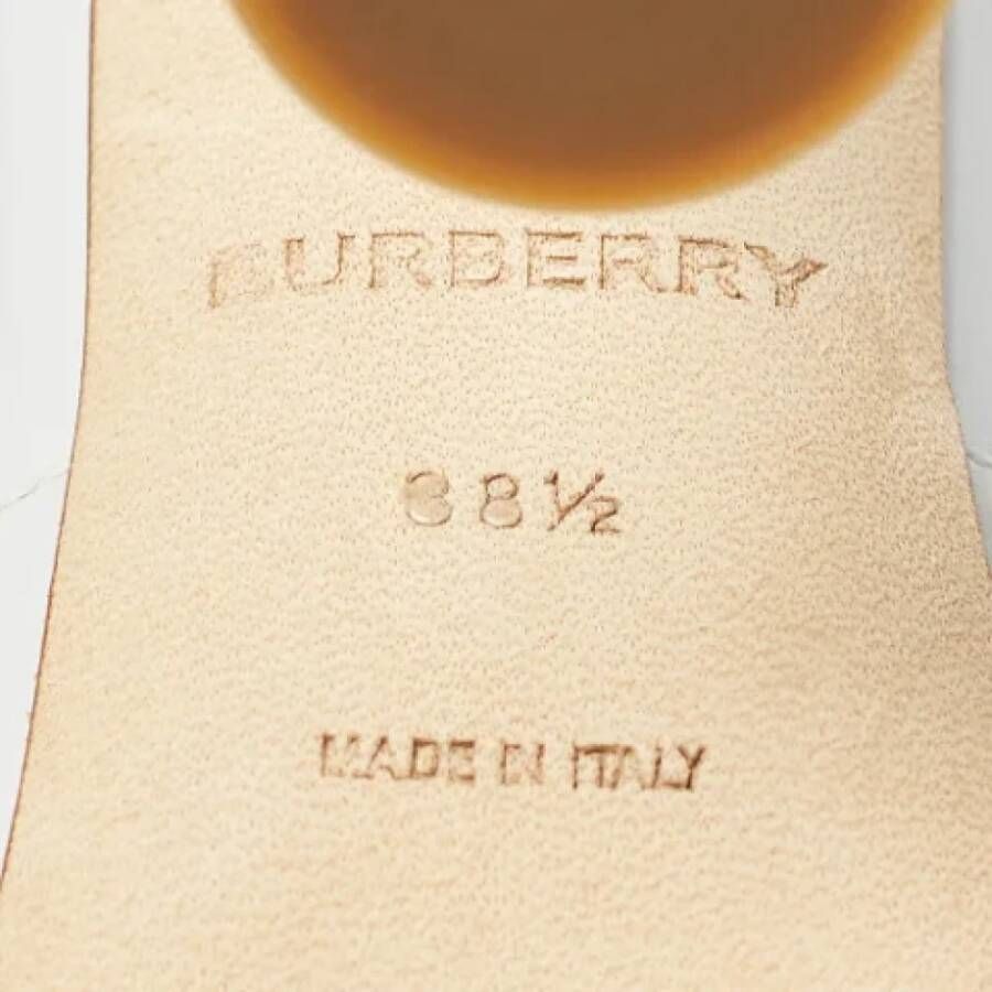 Burberry Vintage Pre-owned Leather heels White Dames