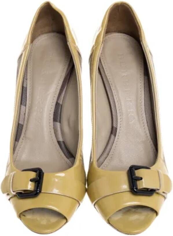 Burberry Vintage Pre-owned Leather heels Yellow Dames