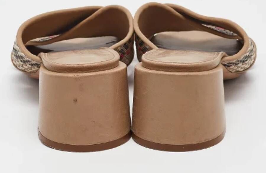 Burberry Vintage Pre-owned Leather sandals Beige Dames