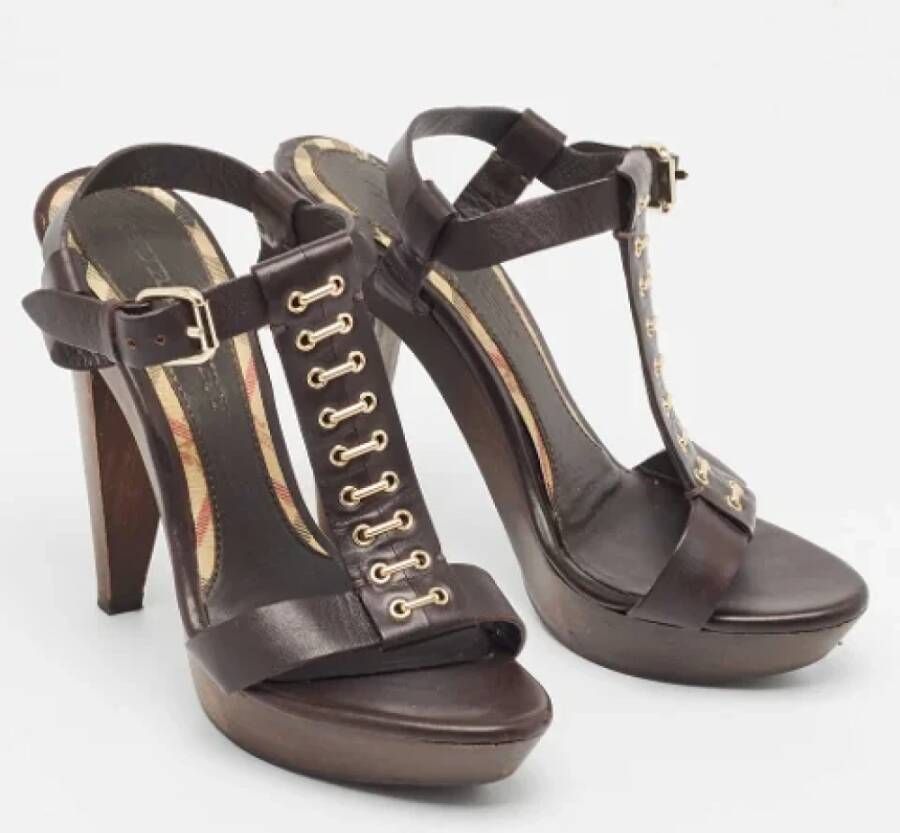 Burberry Vintage Pre-owned Leather sandals Brown Dames