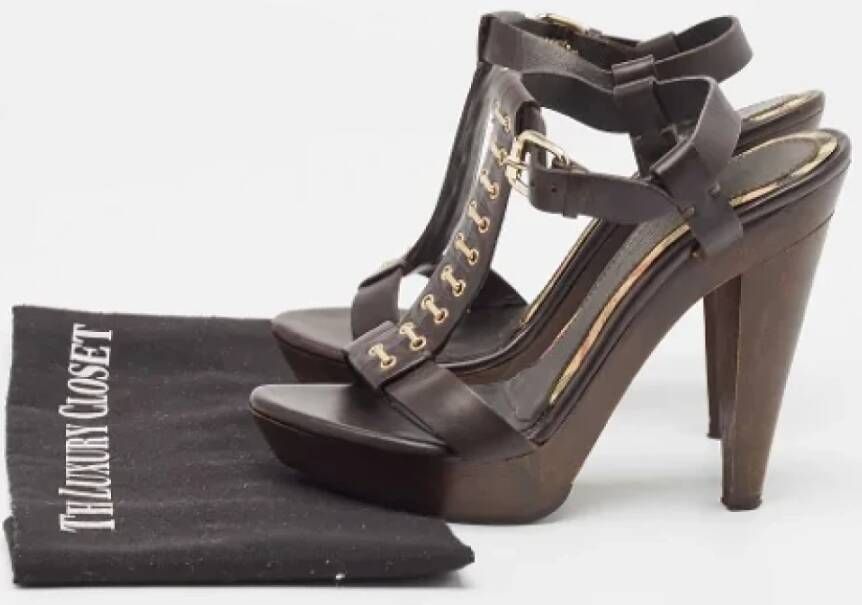Burberry Vintage Pre-owned Leather sandals Brown Dames