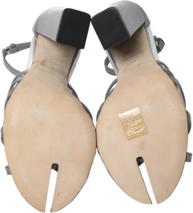 Burberry Vintage Pre-owned Leather sandals Gray Dames